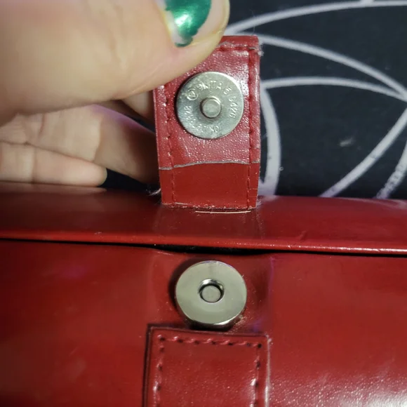 Revlon Bold Red Eye Glass Case - Picture 6 of 8